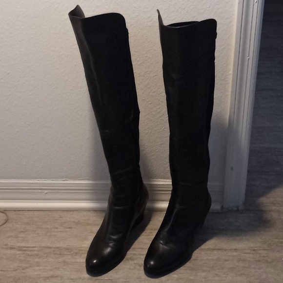 Stuart Weitzman - Picture 3 of 4